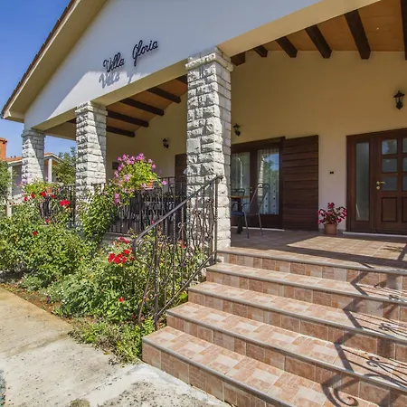 Semesterbostad Gloria, A Beautifully And Modernly Furnished *