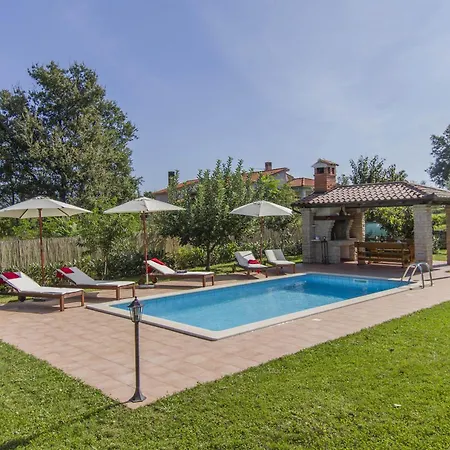 Holiday home Gloria, A Beautifully And Modernly Furnished