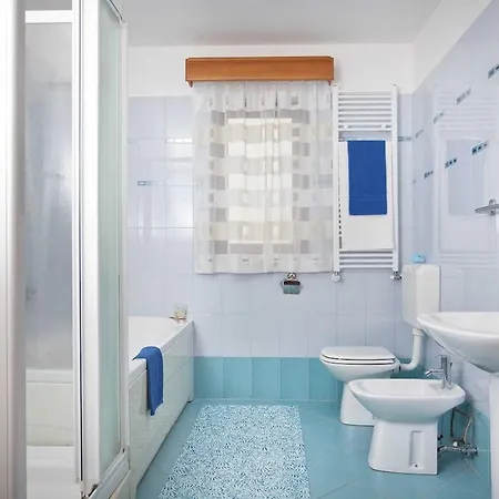 Gloria, A Beautifully And Modernly Furnished Holiday home Nedescina