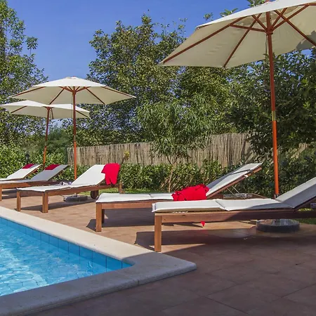 Semesterbostad Gloria, A Beautifully And Modernly Furnished Nedeščina