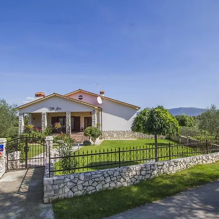 Gloria, A Beautifully And Modernly Furnished Nedescina